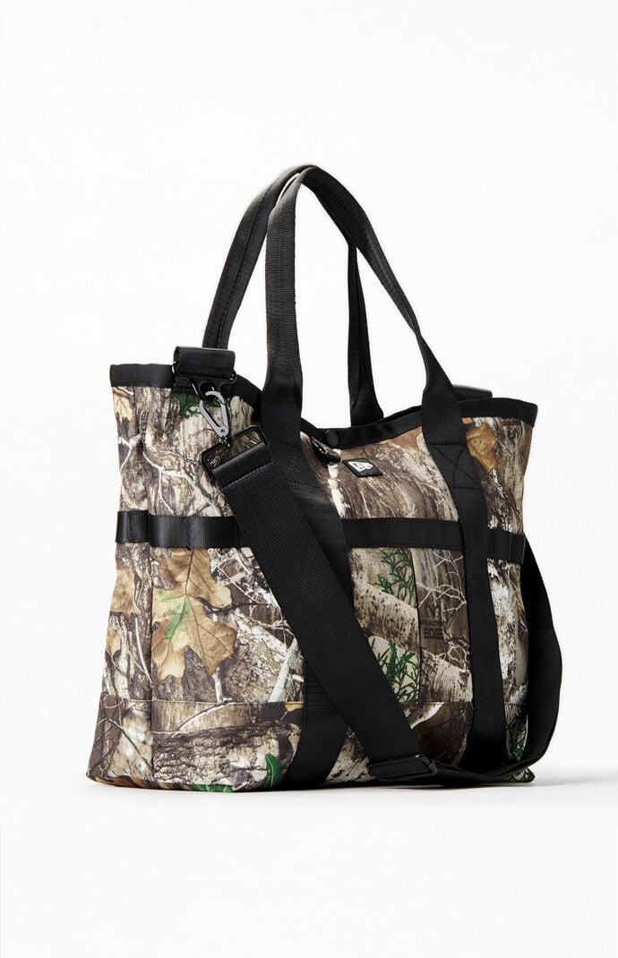 旅行かばん・小分けバッグ 24SS TTTMSW / Real tree camo bag New Era Real Tree Camo Tote Bag | PacSun