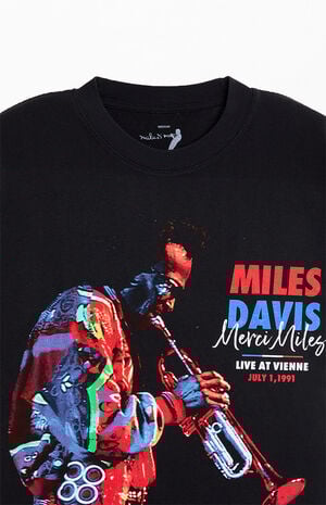 Miles Davis Colorful T-Shirt image number 2