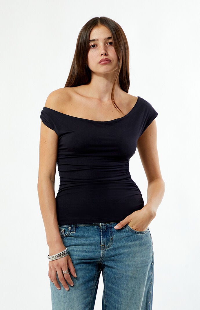 WEWOREWHAT Twisted Off-The-Shoulder Top
