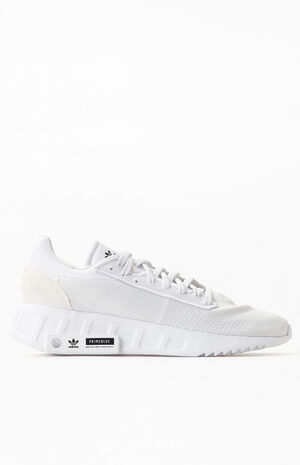 Earth Runner Shoes image number 2