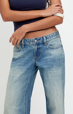 Zoe Low Rise Girlfriend Jeans Tinted Medium Blue image number 5
