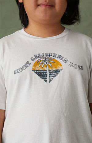 Sunny California Days Graphic T-Shirt image number 2