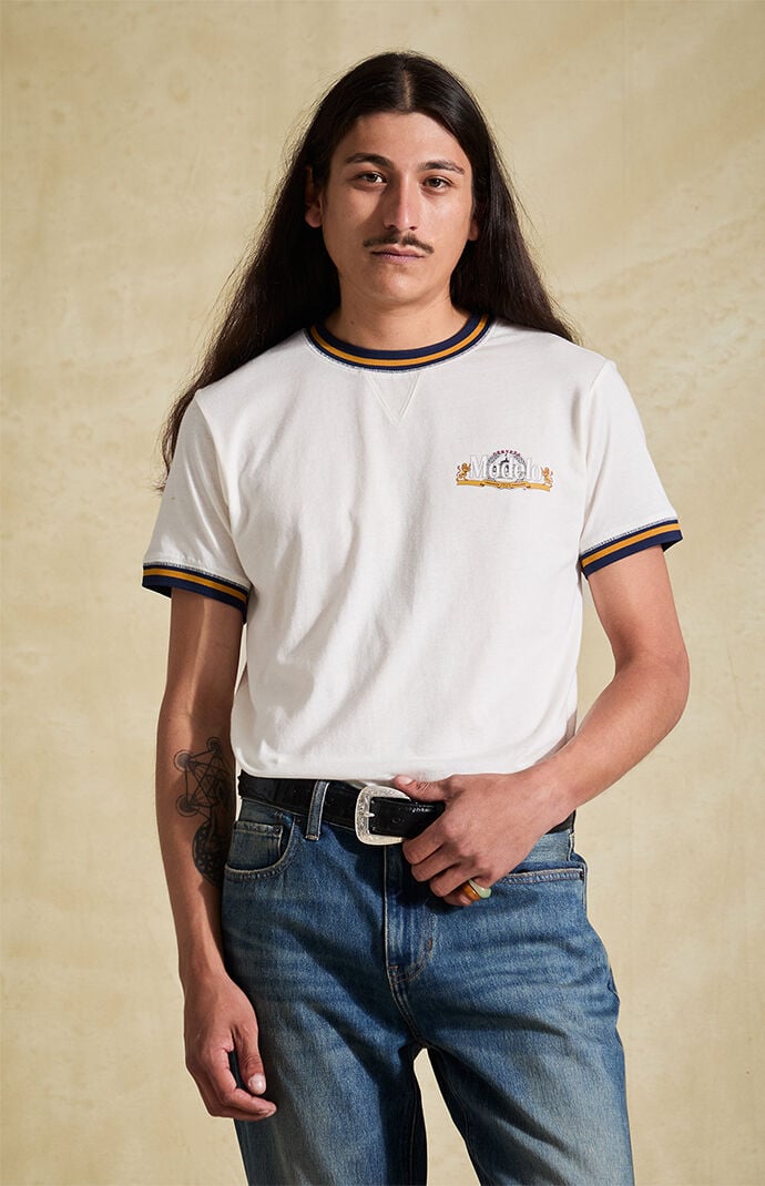 Modelo Classic Ringer T-Shirt