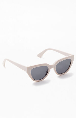 Round Cat-Eye Sunglasses image number 1