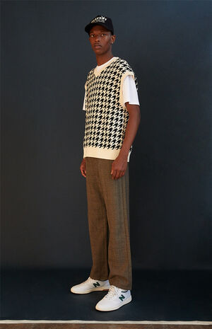 Houndstooth V Neck Sweater Vest image number 5