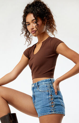 Sculpting Notched T-Shirt image number 1