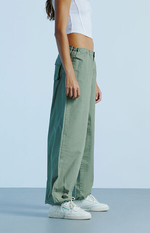 Green Low Rise Parachute Pants image number 3