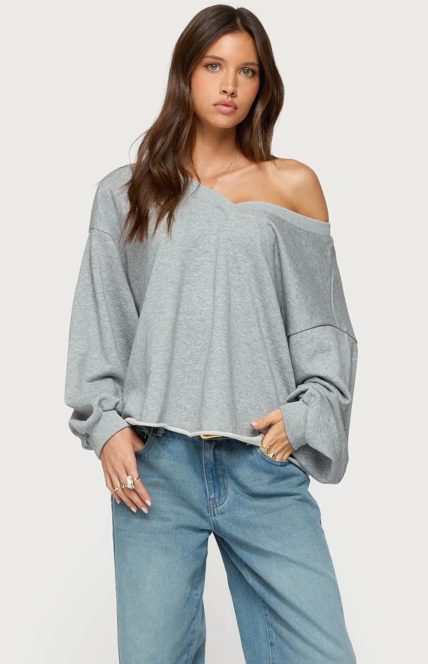 Edikted Winfred Oversized V Neck Sweatshirt