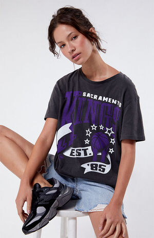 Sacramento Kings Banner Vintage T-Shirt image number 1