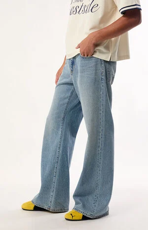 Bennett Baggy Flare Jeans Light Blue image number 3