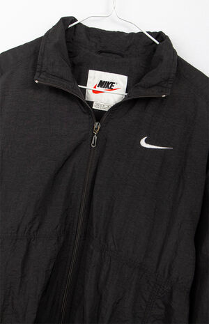 Black Nike Windbreaker Jacket image number 2