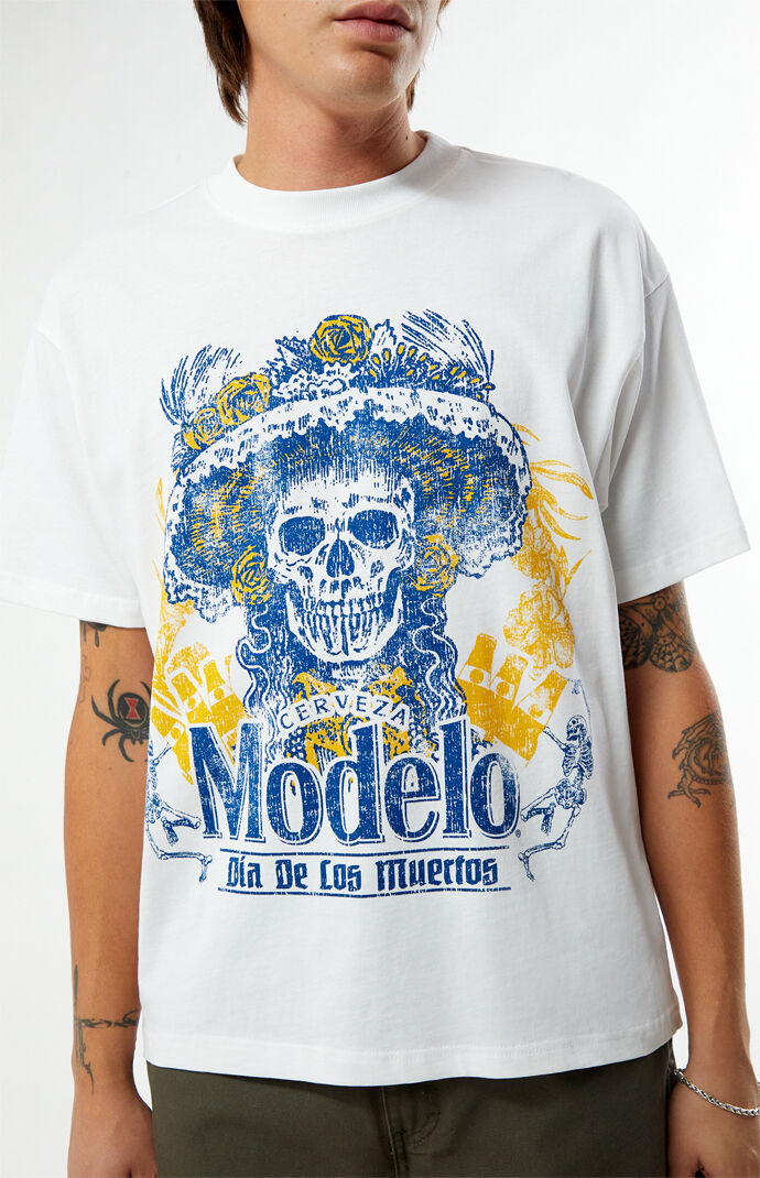 Modelo Celebration Dia De Los Muertos T-Shirt