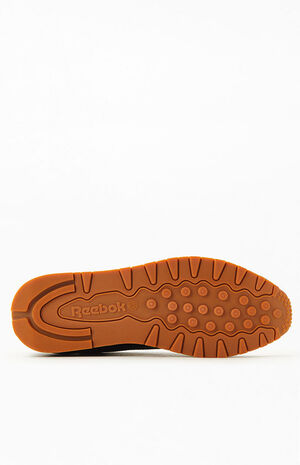 Classic Leather Black Shoes image number 4