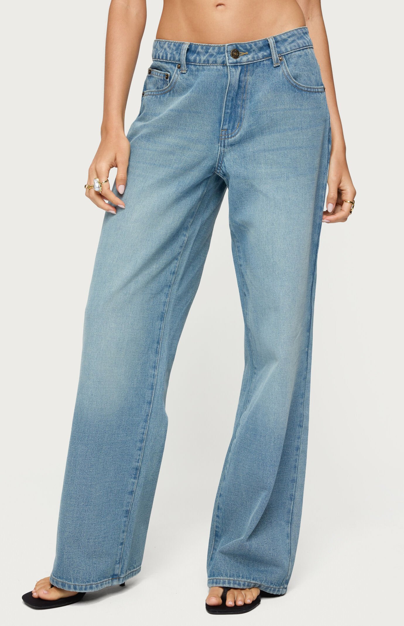 Edikted Raelynn Washed Low Rise Jeans