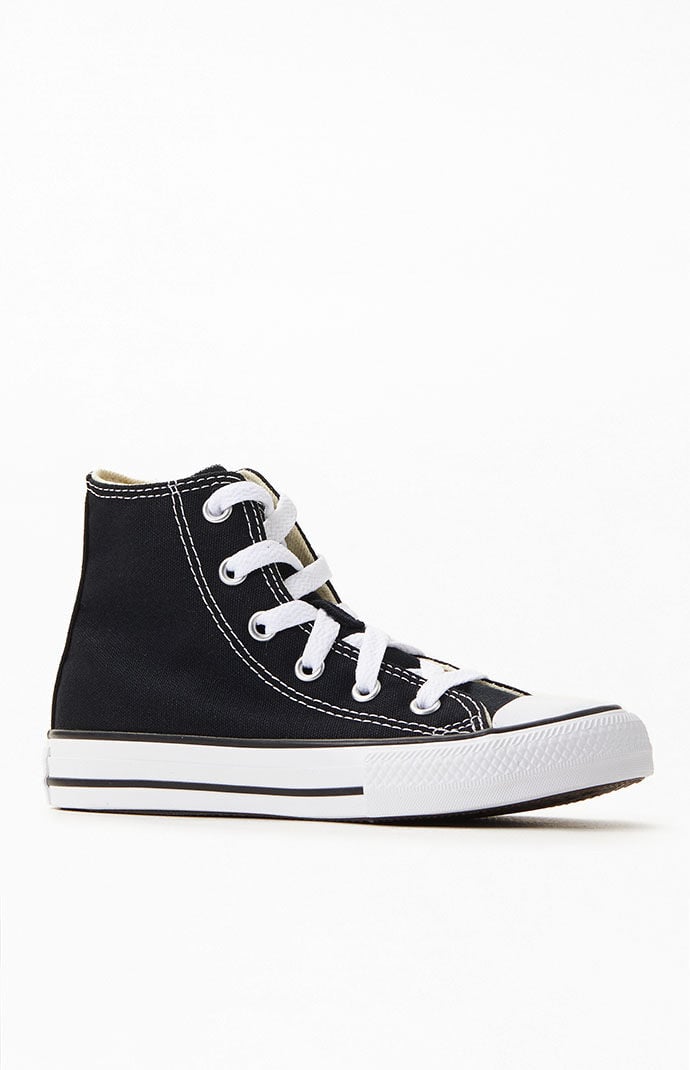 Black and white store converse for kids
