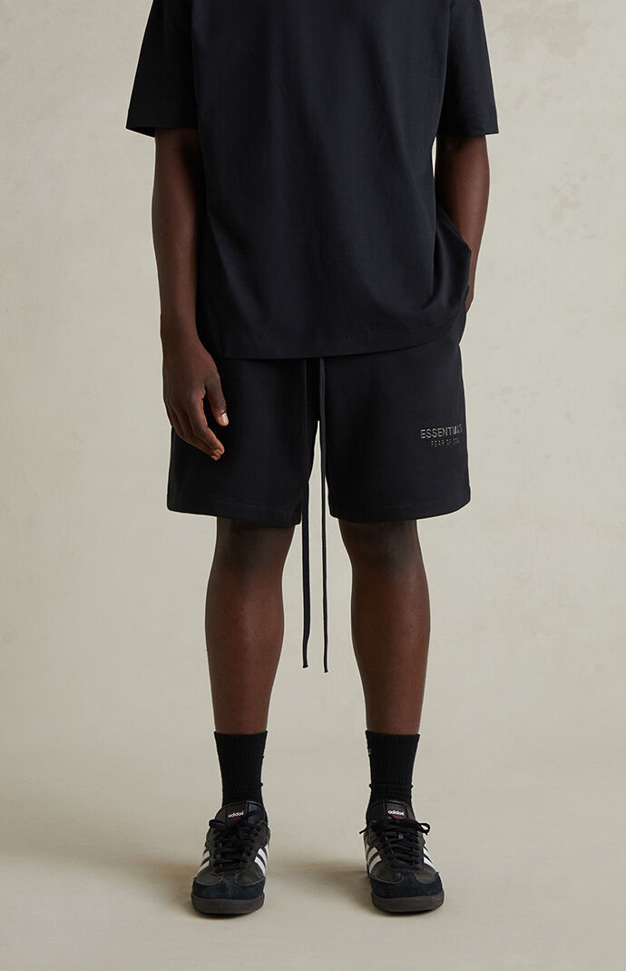 パンツ ESSENTIALS SOCCER FLEECE SHORTS XS Fear of God ESSENTIALS Jet Black Soccer Fleece Sweat Shorts | Pacsun