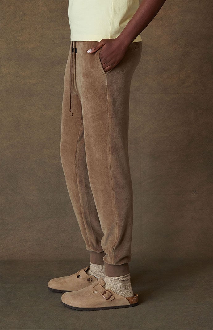 Fear of god essentials sweatpants women's sales