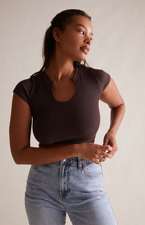 Seamless Notched T-Shirt image number 2