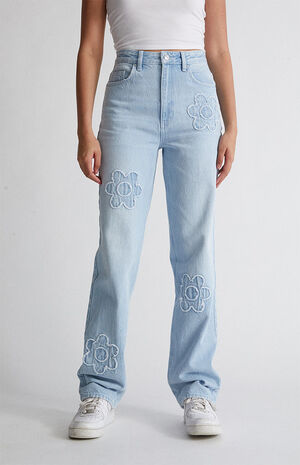 Op de kop van laten we het doen Troosteloos PacSun Eco Floral Patch Boyfriend Jeans | PacSun