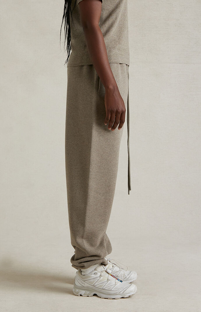 パンツ FEAR OF GOD Women Straight Pants 130SP255672FW HEATHER GREY Fear of God Essentials Women's Heather Grey Sweatpants | PacSun