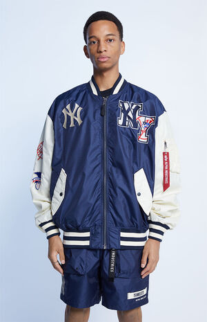 New York Yankees Reversible Bomber Jacket image number 4