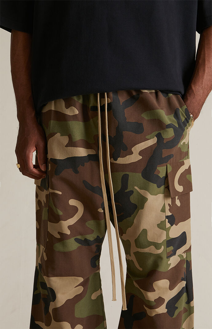 パンツ FEAR OF GOD ESSENTIALS MILITARY FIELD Fear of God ESSENTIALS Men's Military Nylon Field Pant in