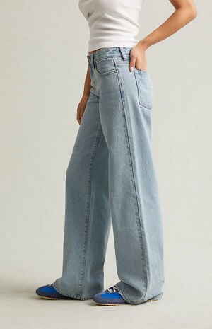 Casey Low Rise Baggy Jeans Light Blue Washed image number 4