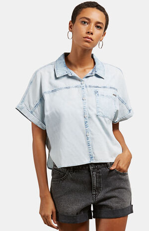 Sunday Strut Short Sleeve Button Down Shirt image number 1