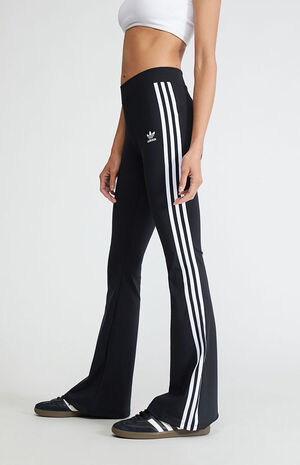 louter Op de grond Aanstellen adidas Black Adicolor Flare Leggings | PacSun