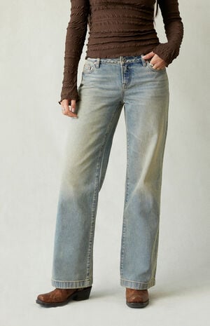 Zoe Low Rise Girlfriend Jeans Light Blue Tint image number 2