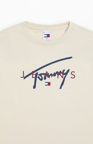 Signature Twist T-Shirt image number 2