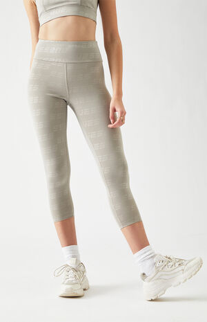 Active 3/4 Leggings image number 1