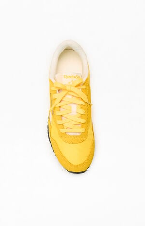 Women's Yellow Classic AZ Sneakers image number 5