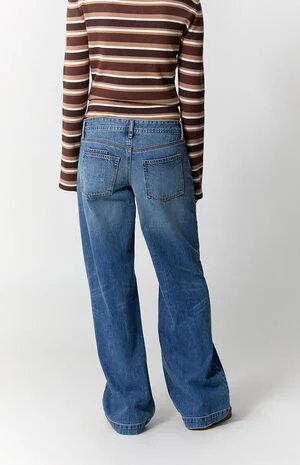Kaia Ultimate Low Rise Baggy Jeans Medium Blue Wash image number 4