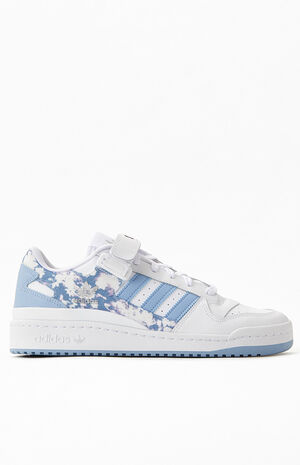 Women's White & Blue Forum Low Sneakers image number 2
