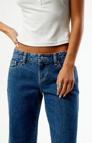 Zoe Low Rise Girlfriend Jeans Classic Medium Blue image number 5