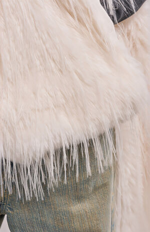 White Starlet Faux Fur Scarf image number 5