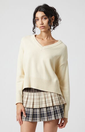 Eliza V-Neck Pullover Sweater image number 3