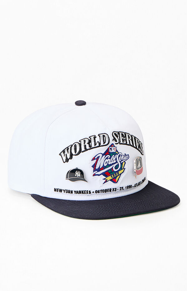 New Era 1999 World Series Yankees vs Braves Pin Golfer  display picture 3