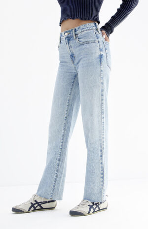 Stretch Medium Indigo '90s Straight Leg Jeans image number 4