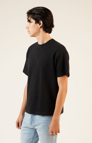 Black Solid Waffle Knit T-Shirt image number 2
