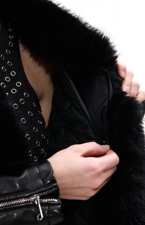 Aurelia Black Faux Leather & Fur Moto Jacket image number 6