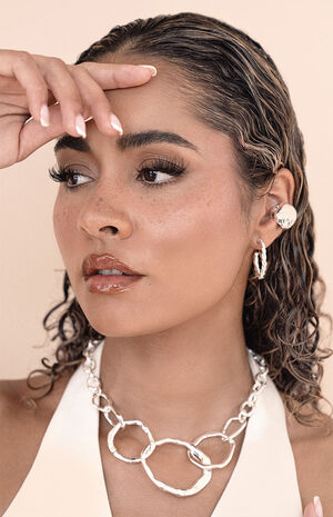 Center Crystal Line Chunky Ear Cuff image number 5