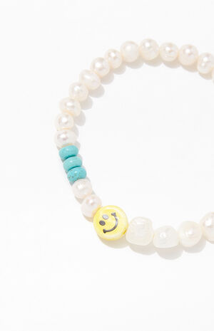 Smiley Pearl Bracelet image number 2
