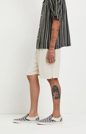 Cream Linen&nbsp;Shorts image number 3