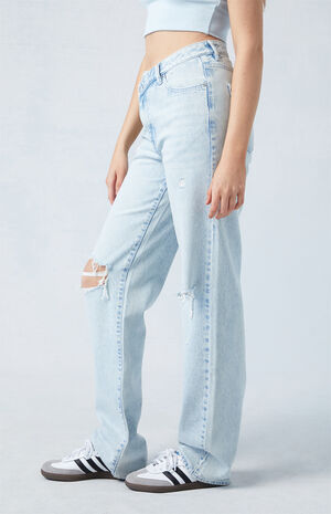 '90s Boyfriend Jeans Ripped Asymmetrical Waistband Light Indigo image number 3