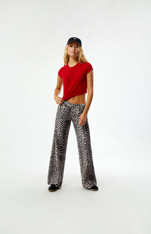 Queen Cropped T-Shirt image number 4