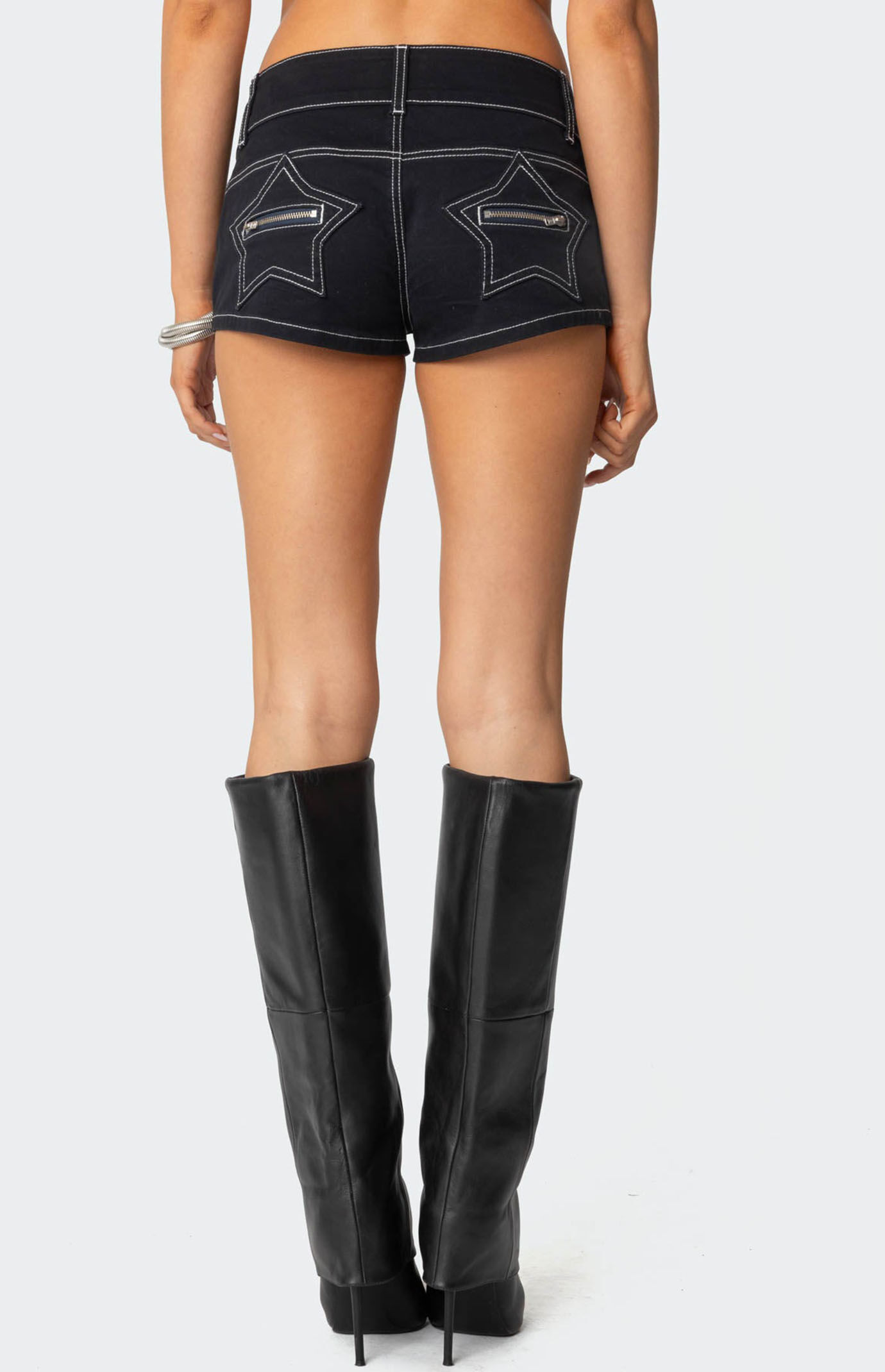 0821609690180NEW_04_001.jpg?sw=600