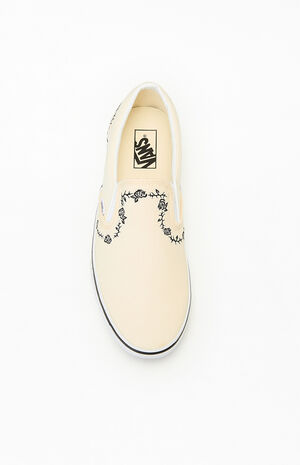 Rose & Thorn Embroidered Classic Slip-On Shoes image number 5