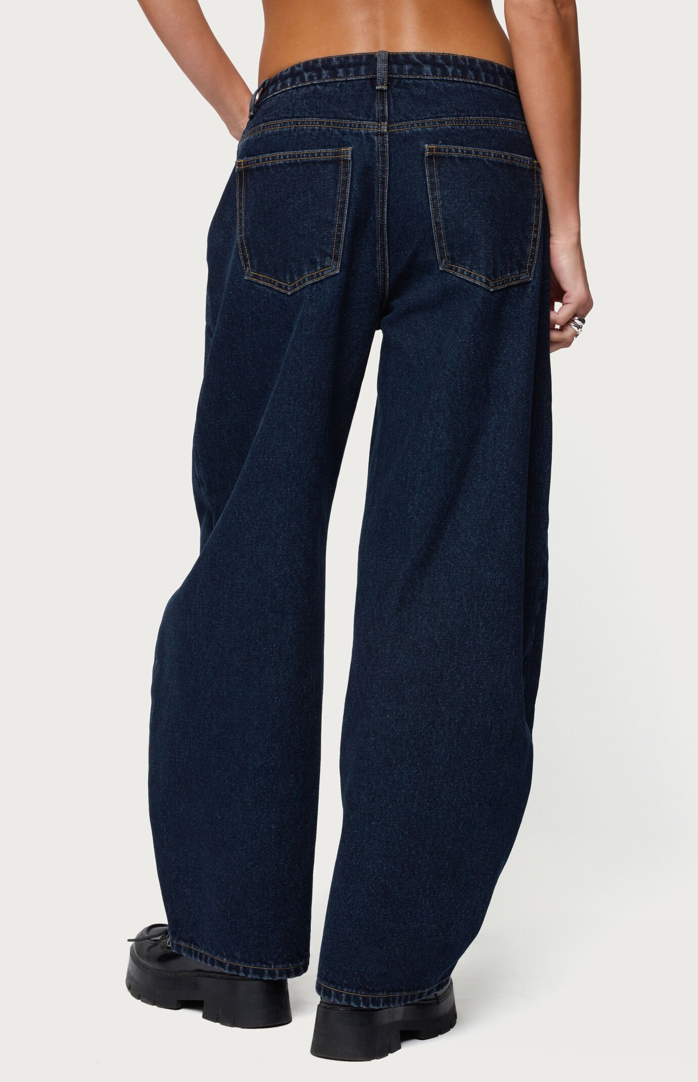 Edikted Jillian Low Rise Oversized Barrel Jeans